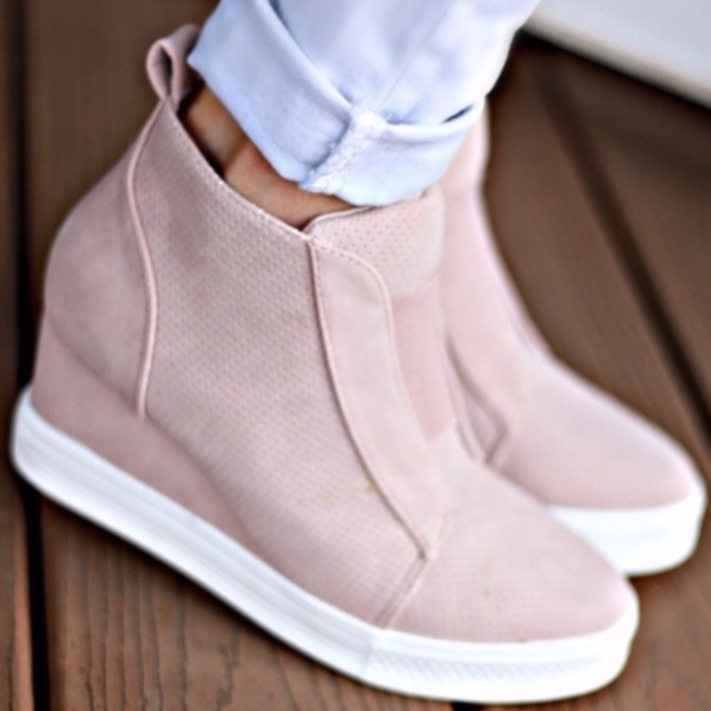 πHPπ NIB Blush Pink Sneaker Wedges π - Picture 5 of 8